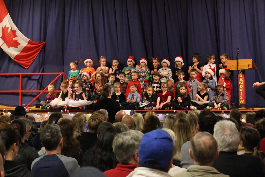 Grandview (NH) PS class performing a holiday song.